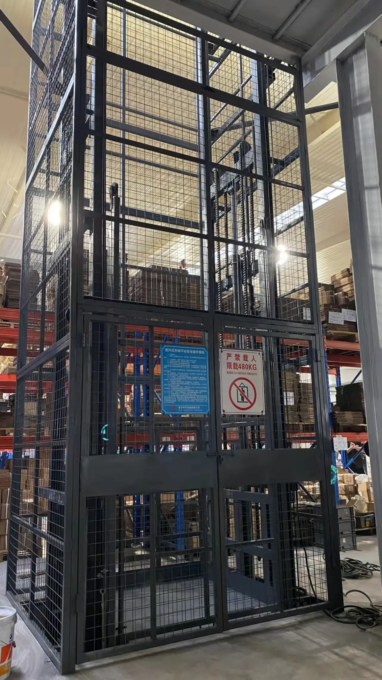 升降货梯：物流领域的智能搬运解决方案